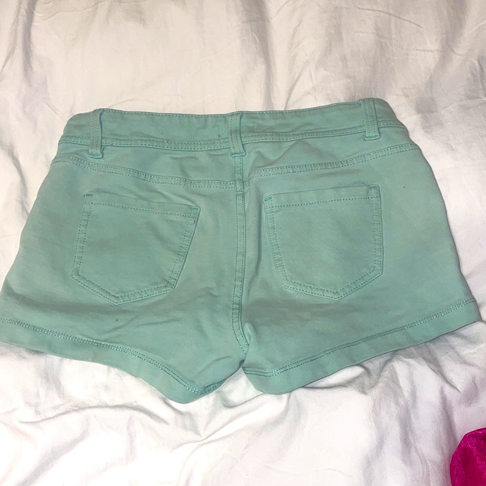 Shorts - Picture 3 of 3